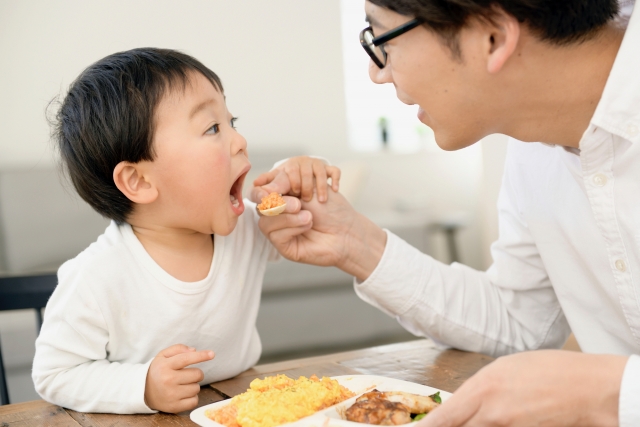 子どもの食事風景